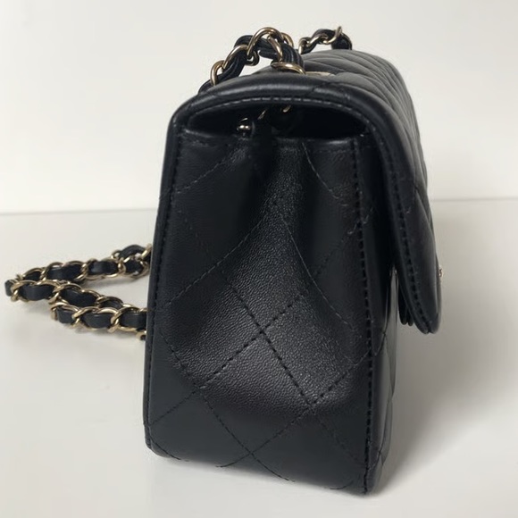 Chanel Classic Flap - Picture 4 of 9